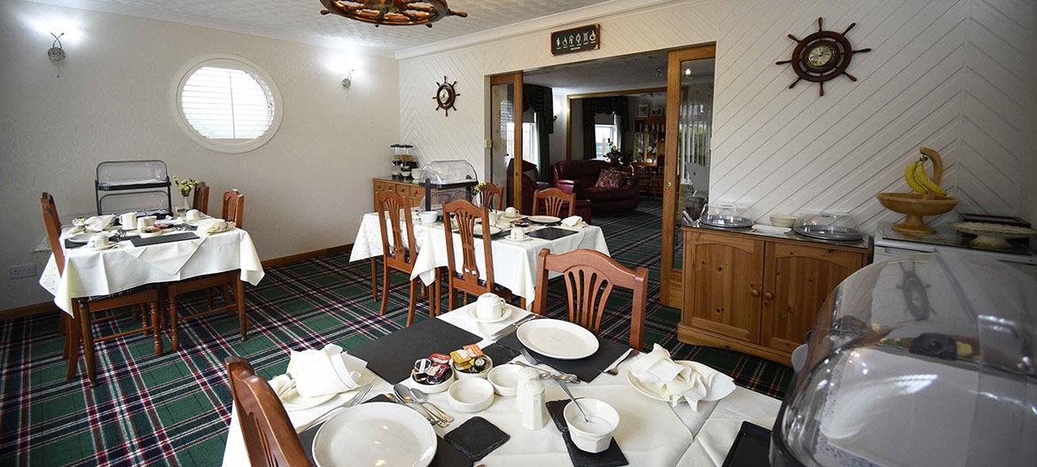 Quiraing House Bed and Breakfast accommodation in Portree with guest dining room