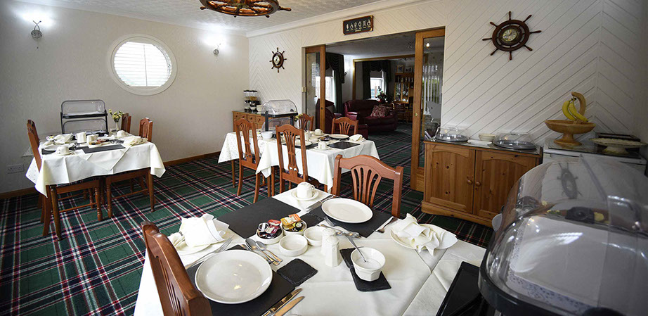 Quiraing House Bed and Breakfast accommodation in Portree with guest dining room