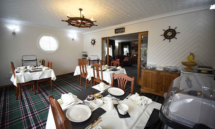 Quiraing House Bed and Breakfast accommodation in Portree with guest dining room