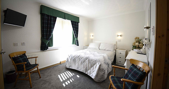 Quiraing House bed and breakfast accommodation in Portree with en suite shower room
