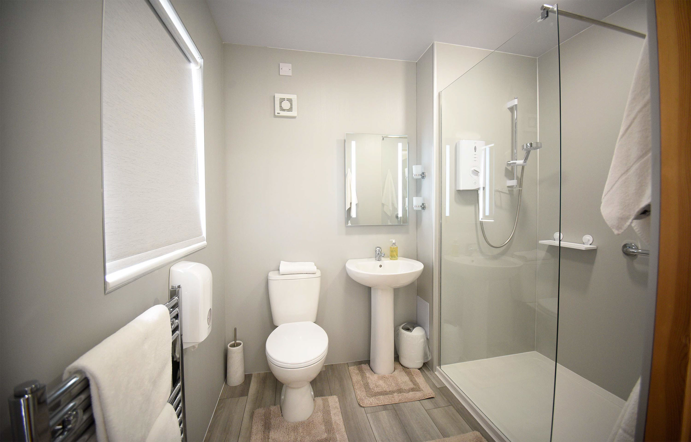 Thistle Dubh Dandy is an open plan self catering accommodation in Portree with modern facilities