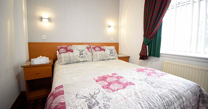 Double room en suite bed and breakfast accommodation at Quiraing House