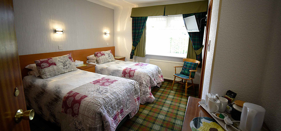 Quiraing House Twin bed and breakfast accommodation with en suite shower room