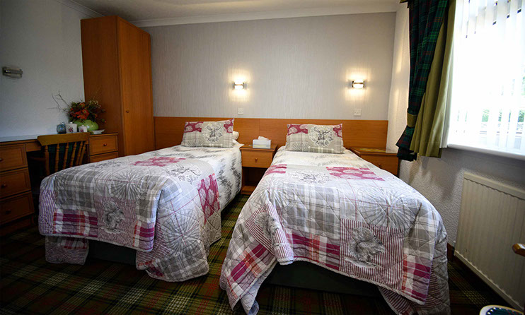 Quiraing House twin bedroom bed and breakfast accommodation in Portree on the Isle of Skye