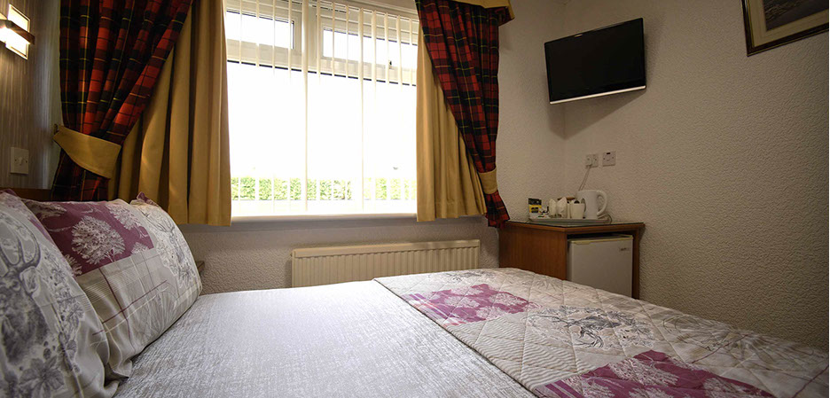 Double Room En Suite Bed and Breakfast accommodation in Portree at Quiraing House