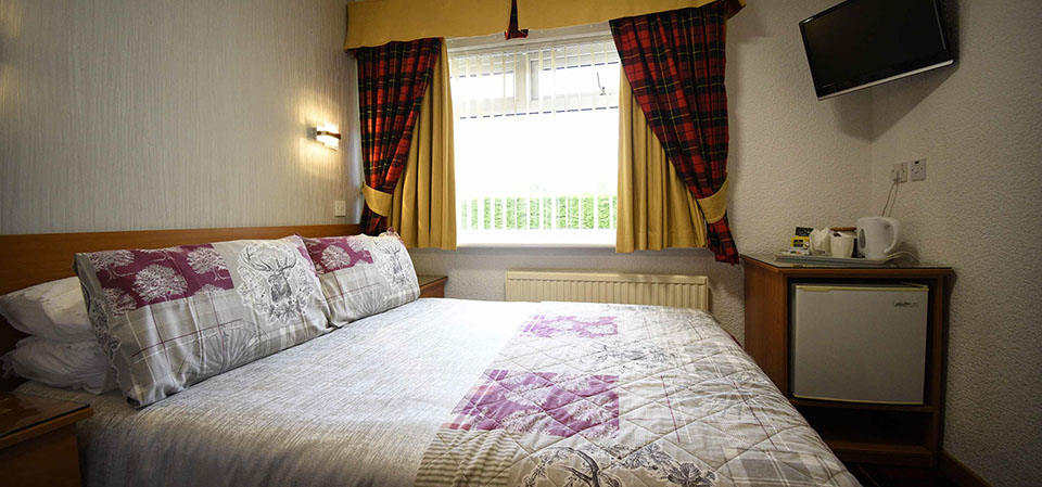 Bed and Breakfast Double room accommodation in Portree at Quiraing House
