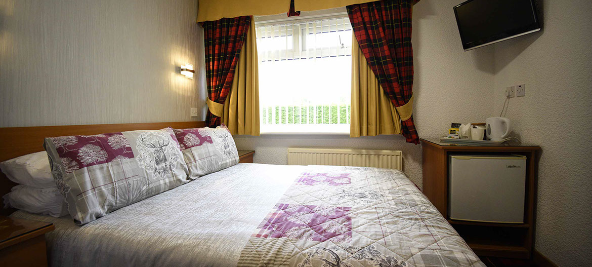Double Room Bed and Breakfast accommodation in Portree with en suite shower room Portree
