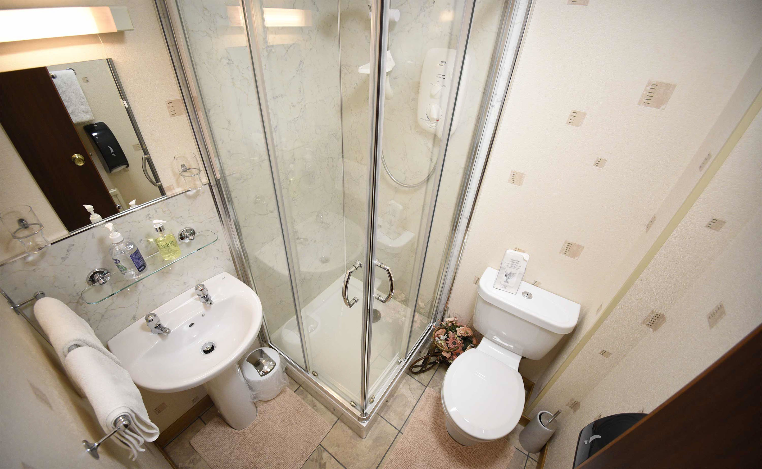 Our self catering apartment accommodation in Portree contains a modern bathroom